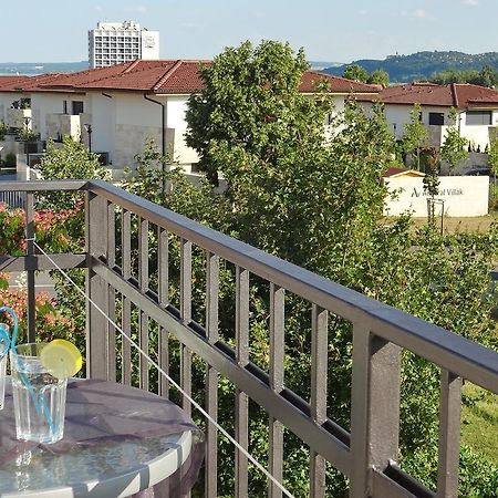 Albizia Apartments Balatonfured Bagian luar foto