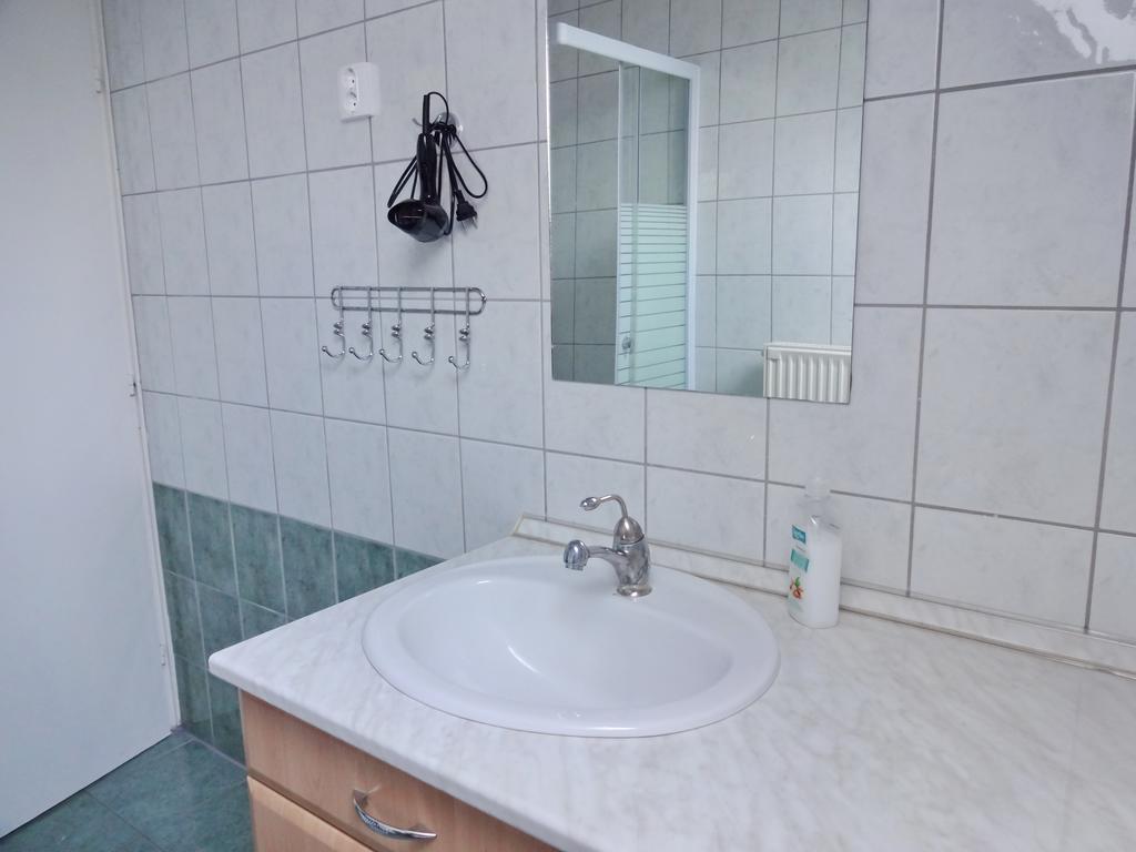 Albizia Apartments Balatonfured Bagian luar foto