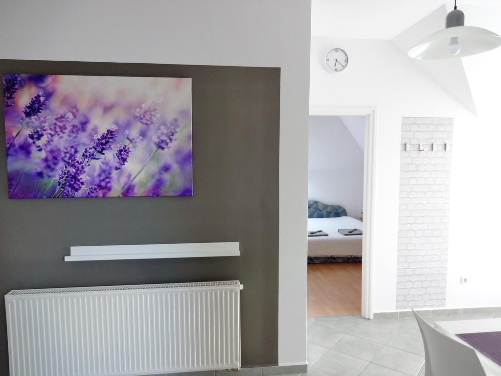 Albizia Apartments Balatonfured Bagian luar foto