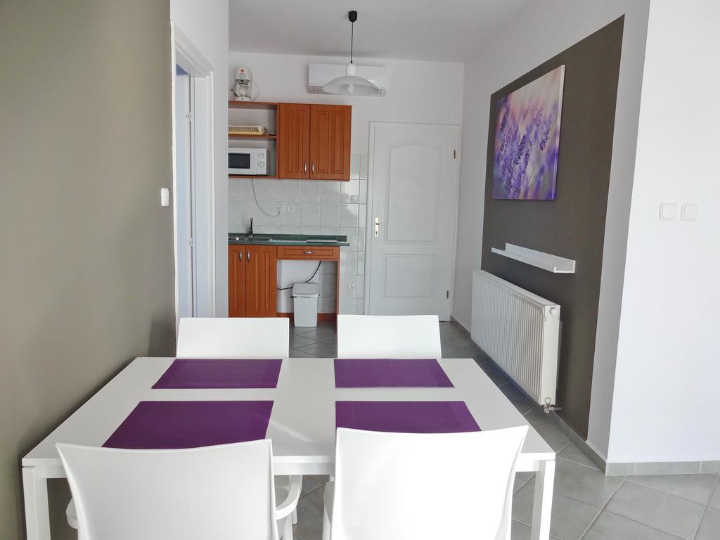 Albizia Apartments Balatonfured Bagian luar foto