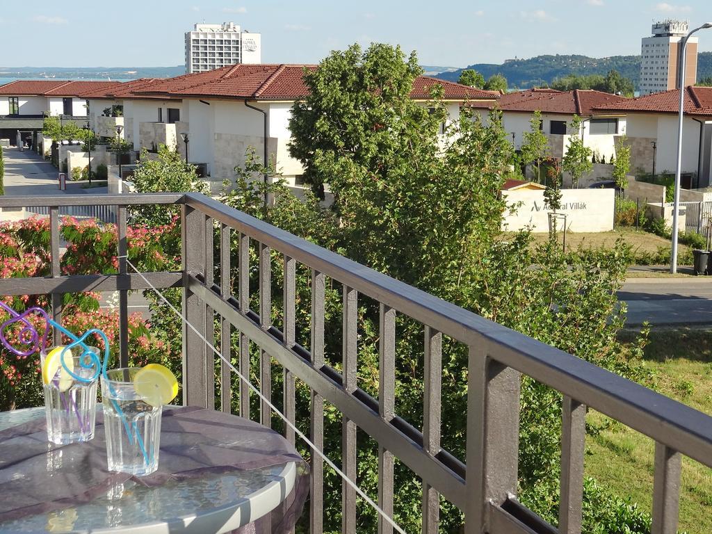 Albizia Apartments Balatonfured Bagian luar foto