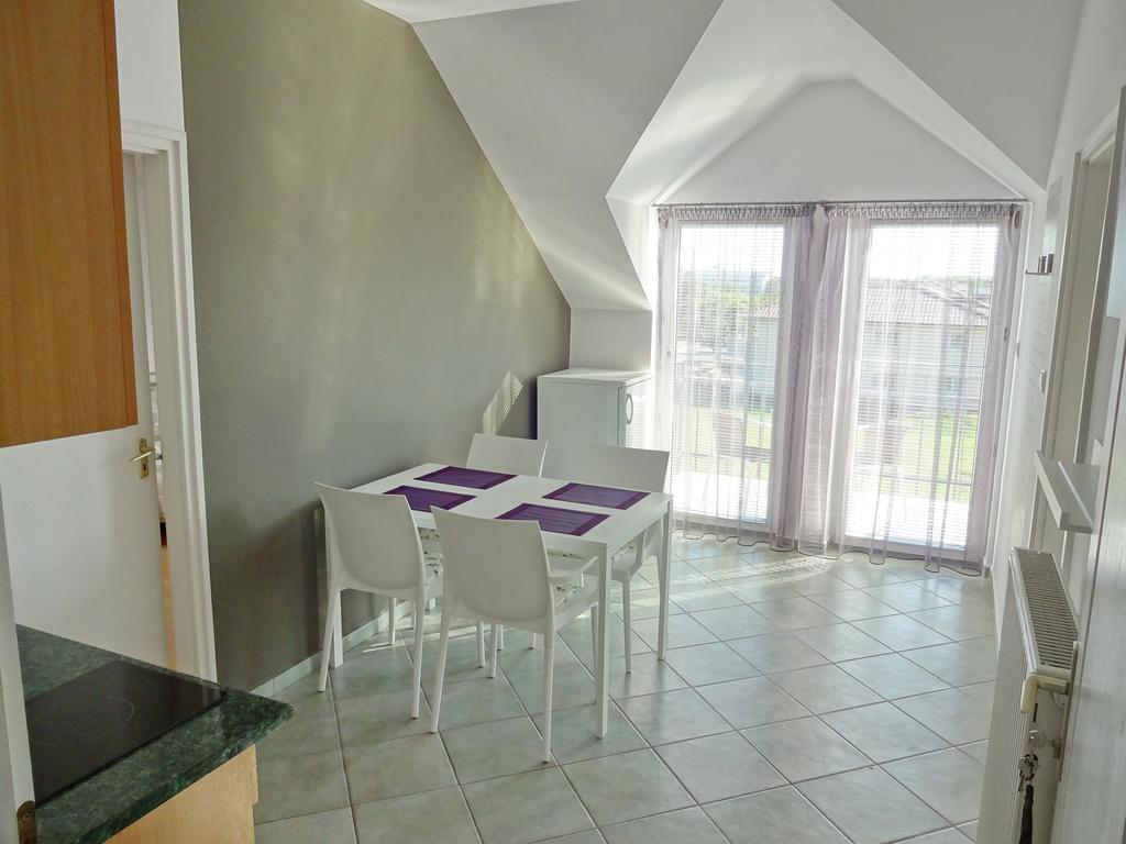 Albizia Apartments Balatonfured Bagian luar foto