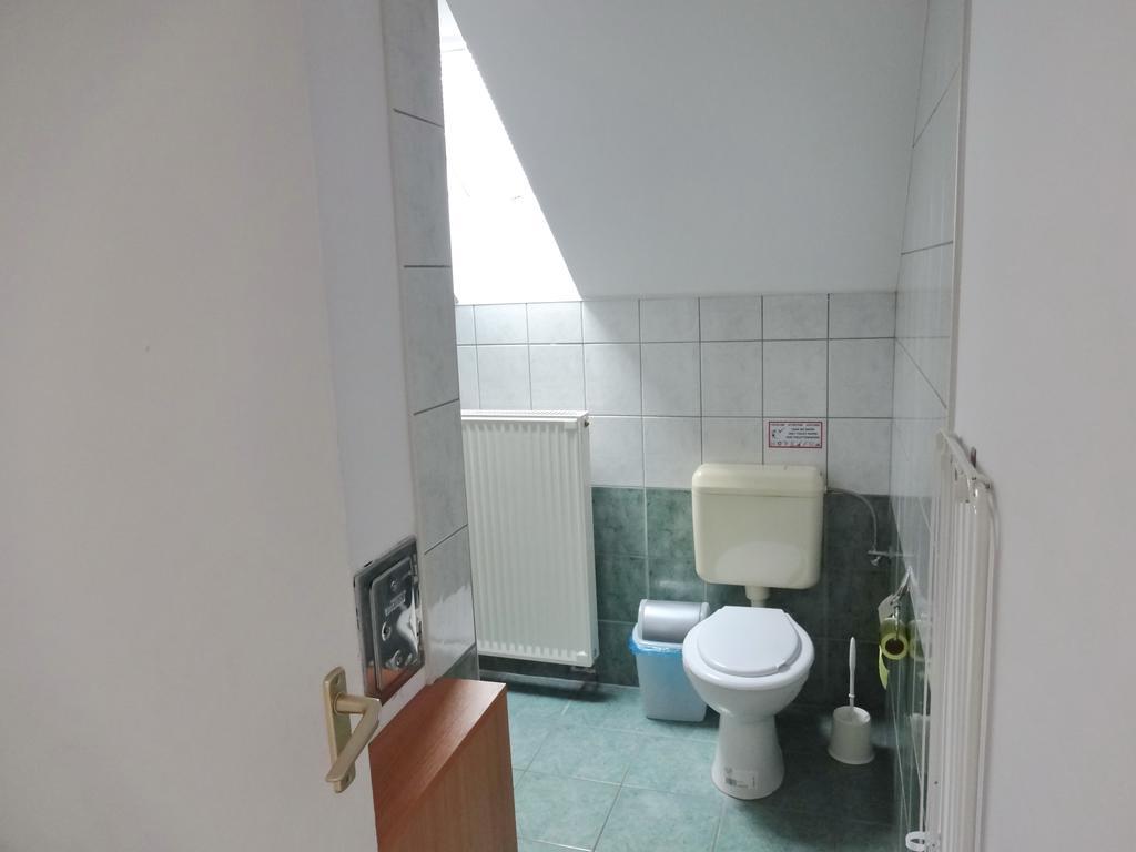Albizia Apartments Balatonfured Bagian luar foto