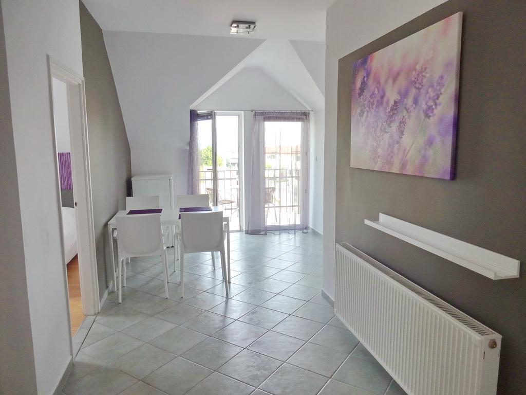 Albizia Apartments Balatonfured Bagian luar foto